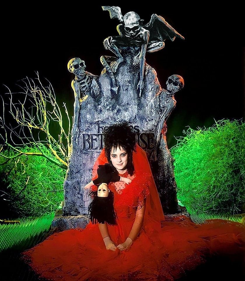Lydia Deetz Pendant Pin