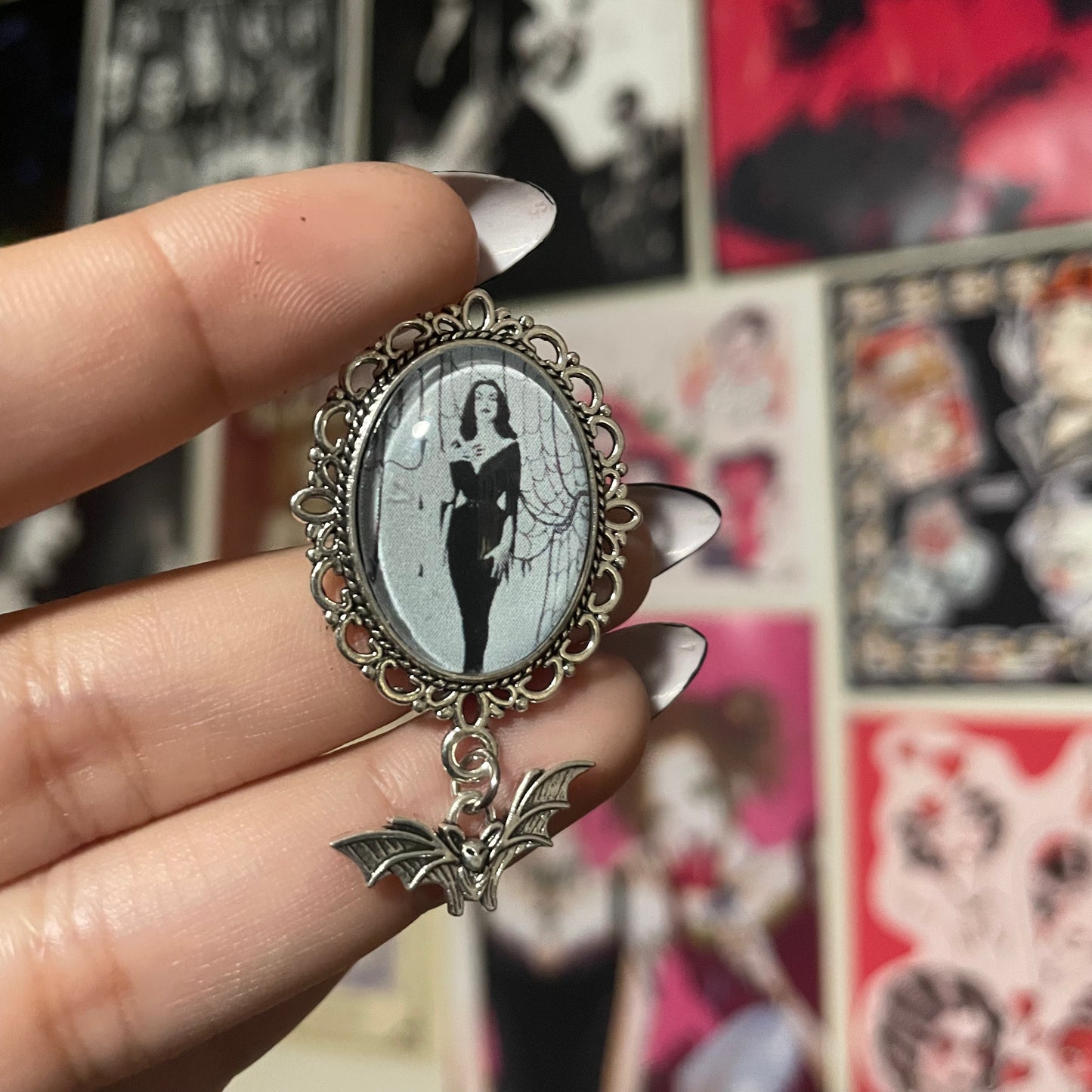 Vampira Pendant Pin
