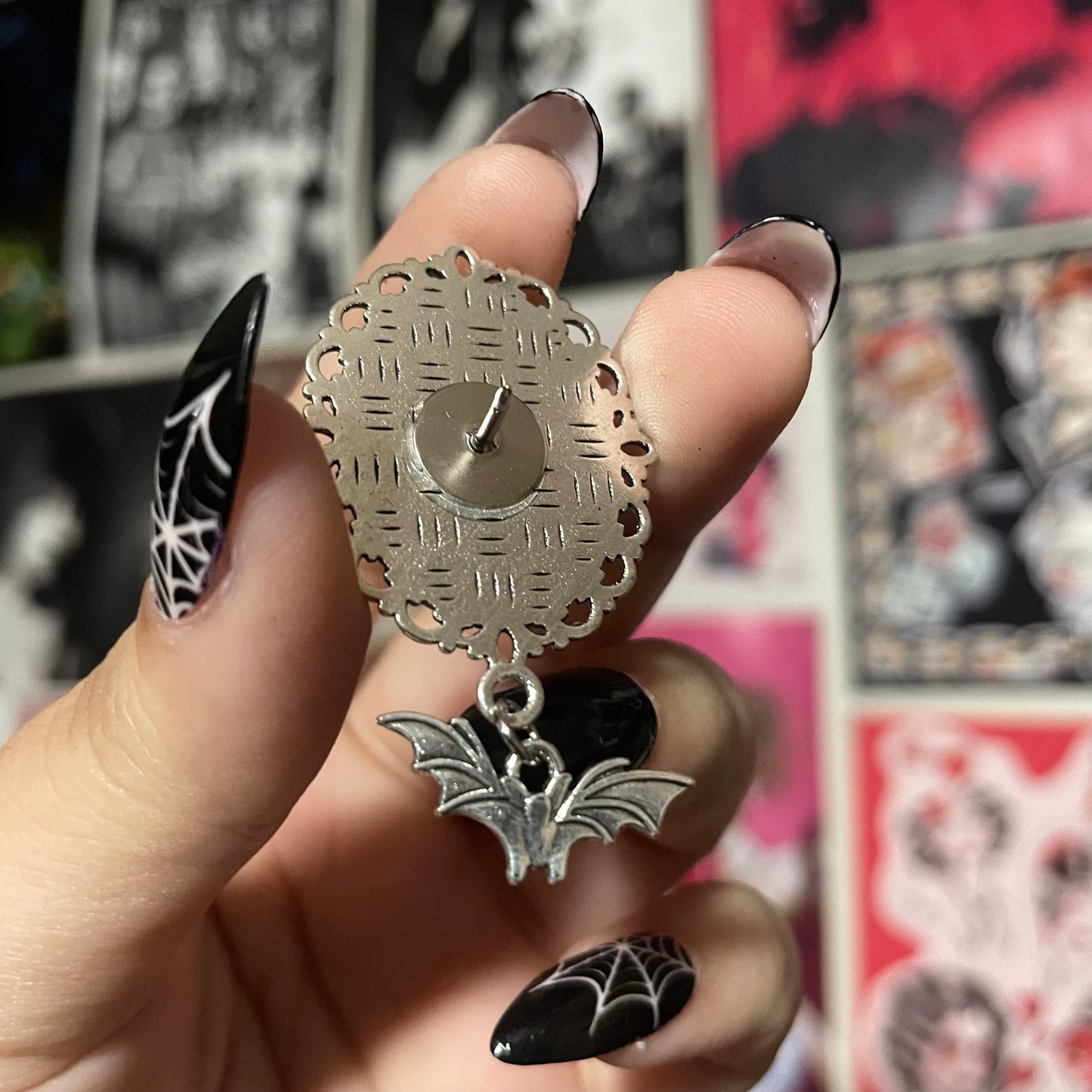 Vampira Pendant Pin