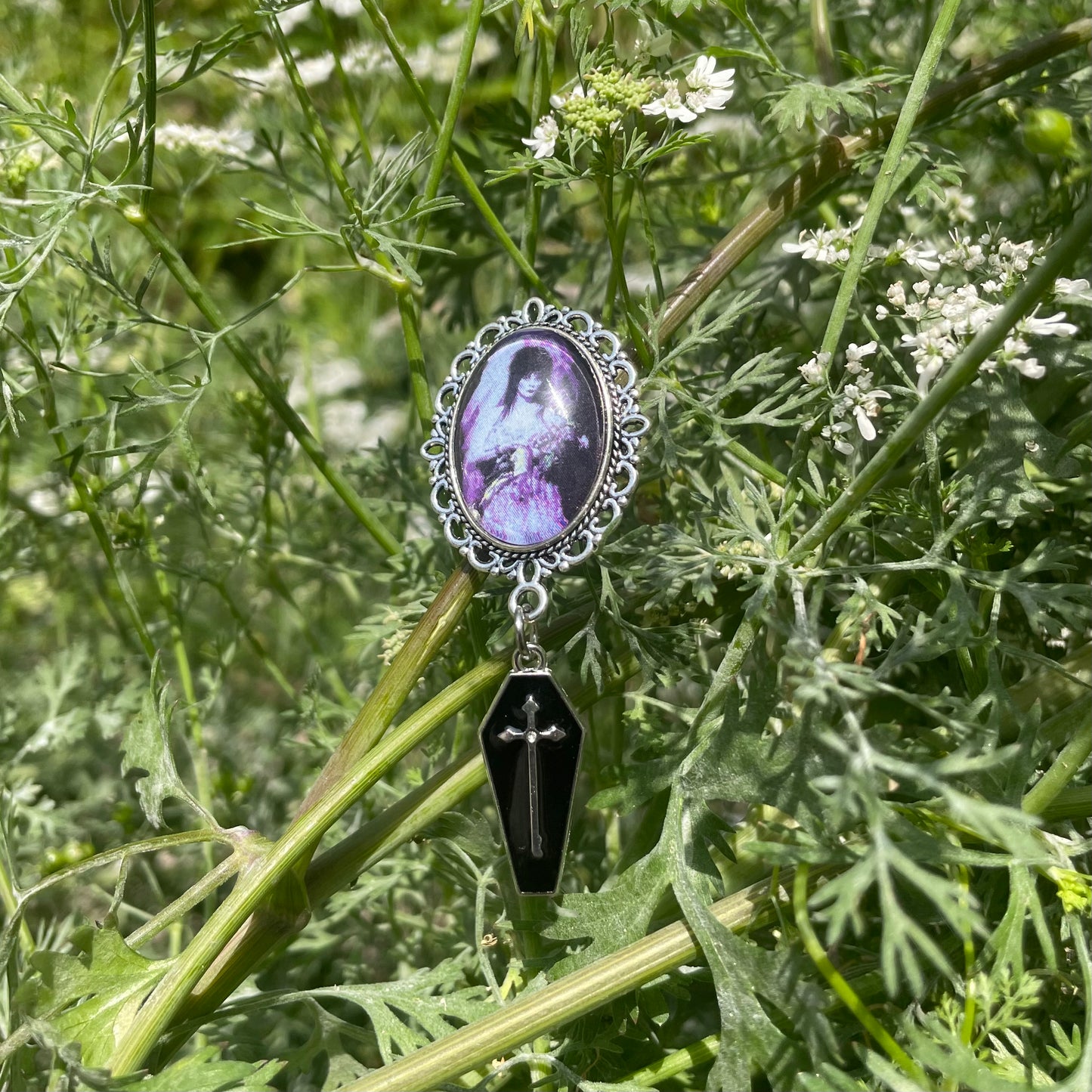 Elvira Bride Pendant Pin