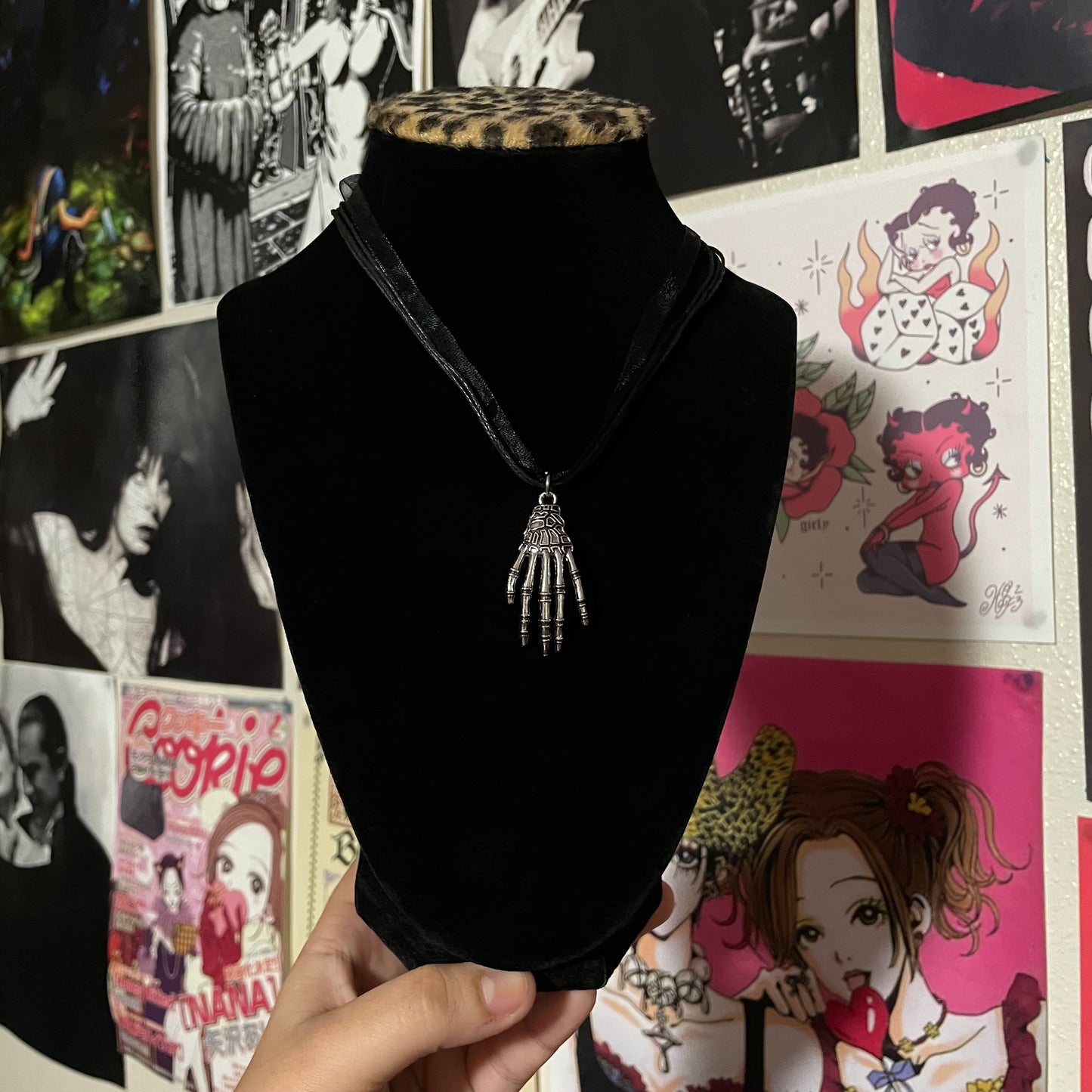 Skeleton Hand Lace Necklace