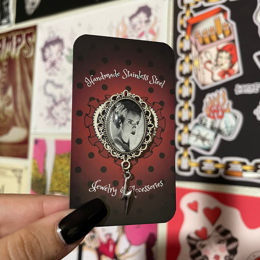 The Bride Pendant Pin