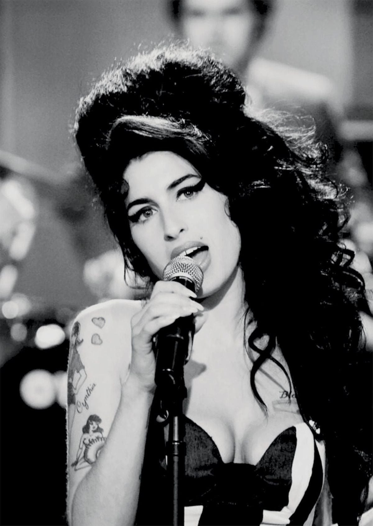 Amy Winehouse Pendant Pin