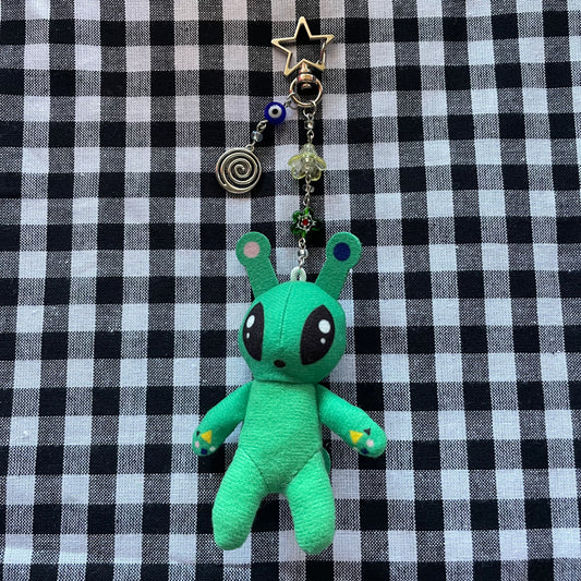"Lyra" Alien Keychain