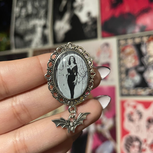 Vampira Pendant Pin