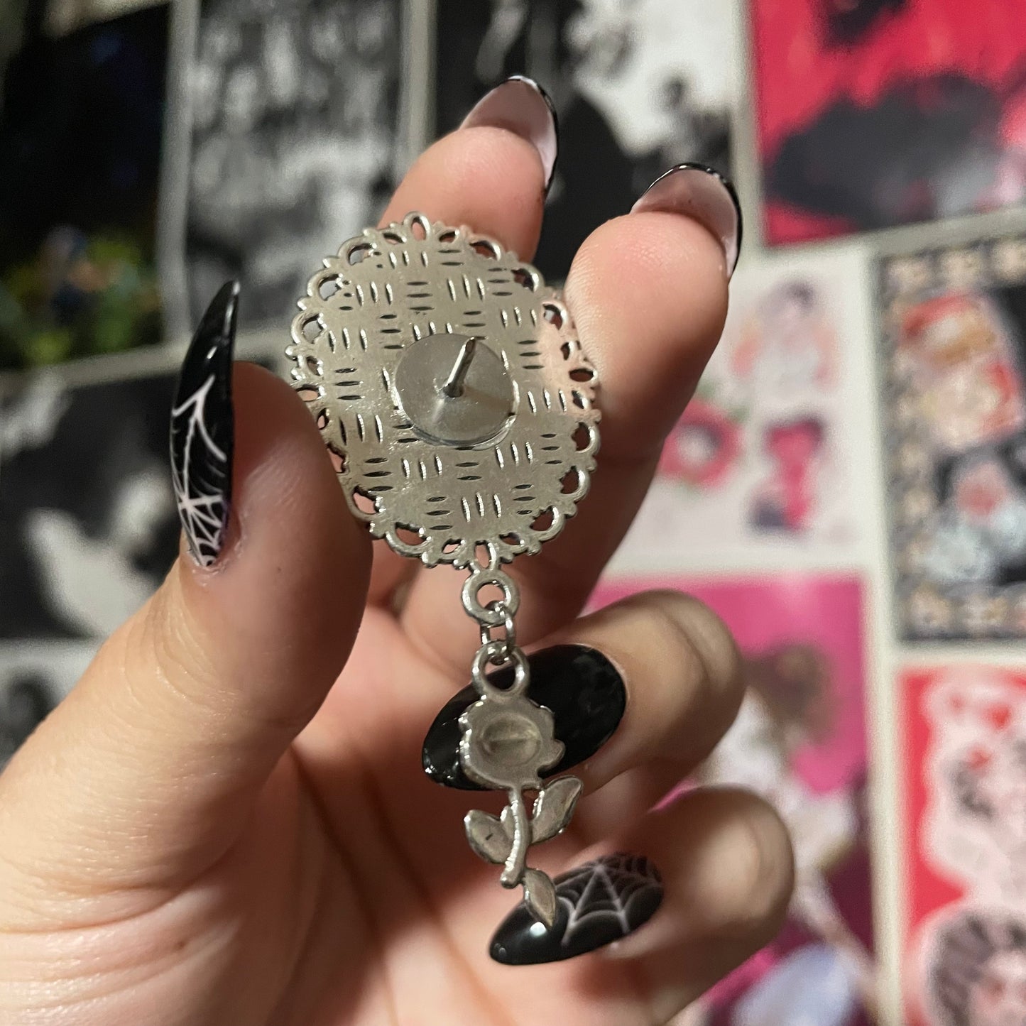 Amy Winehouse Pendant Pin
