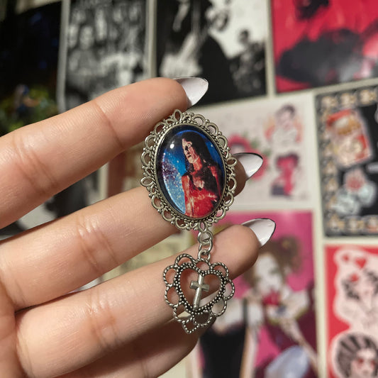 Carrie Pendant Pin