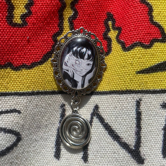 Tomie Pendant Pin