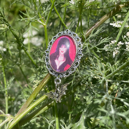 Elvira Pendant Pin